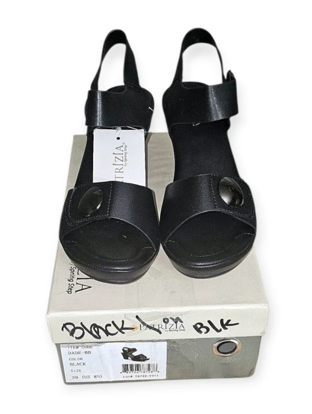 NWT Patrizia by Spring Step Dade Sandals
